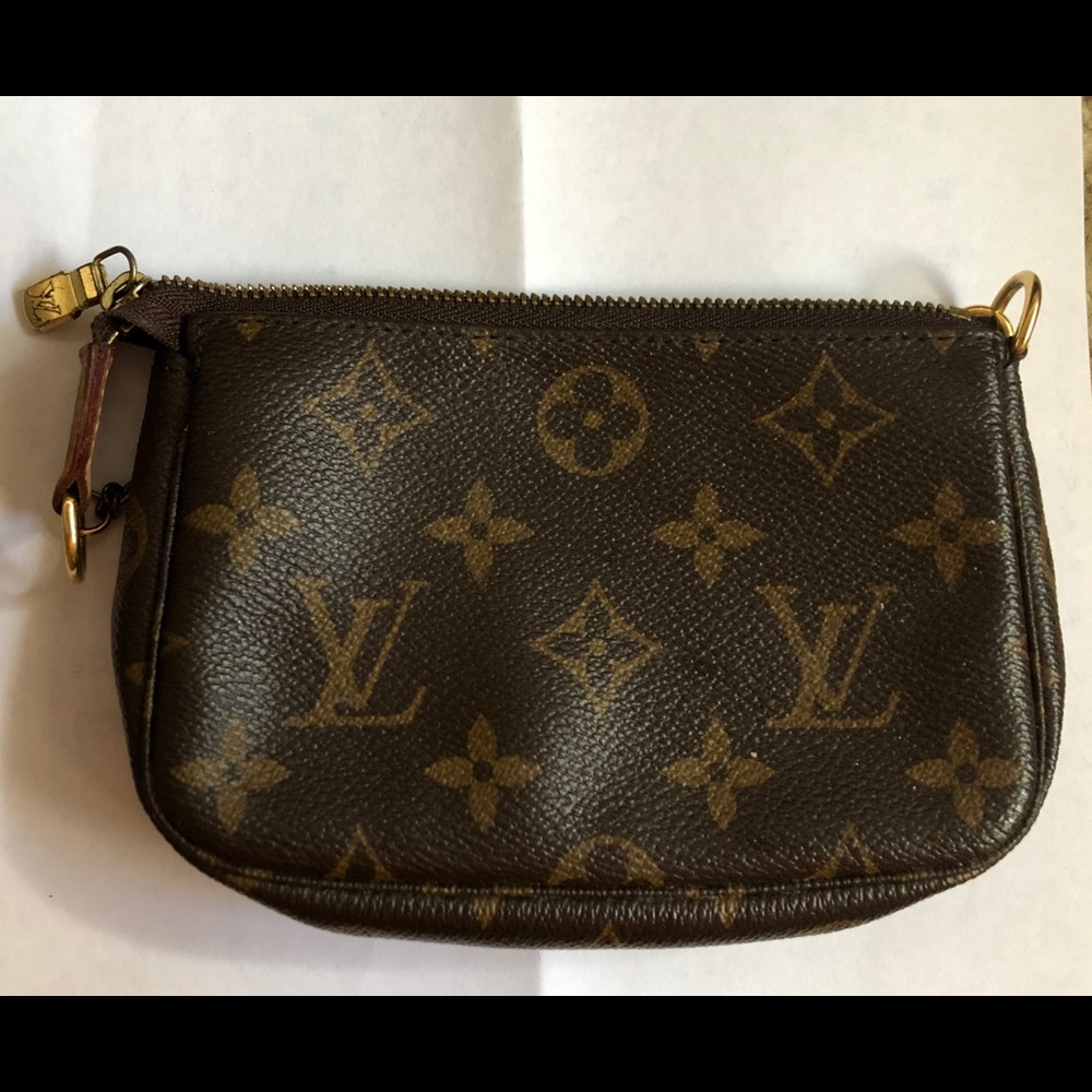 Louis Vuitton mini Pochette